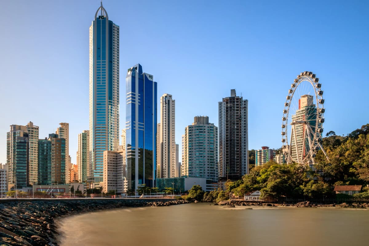 Cityscape with a Ferris Wheel - Photo by Leandro Bianchini from Burst